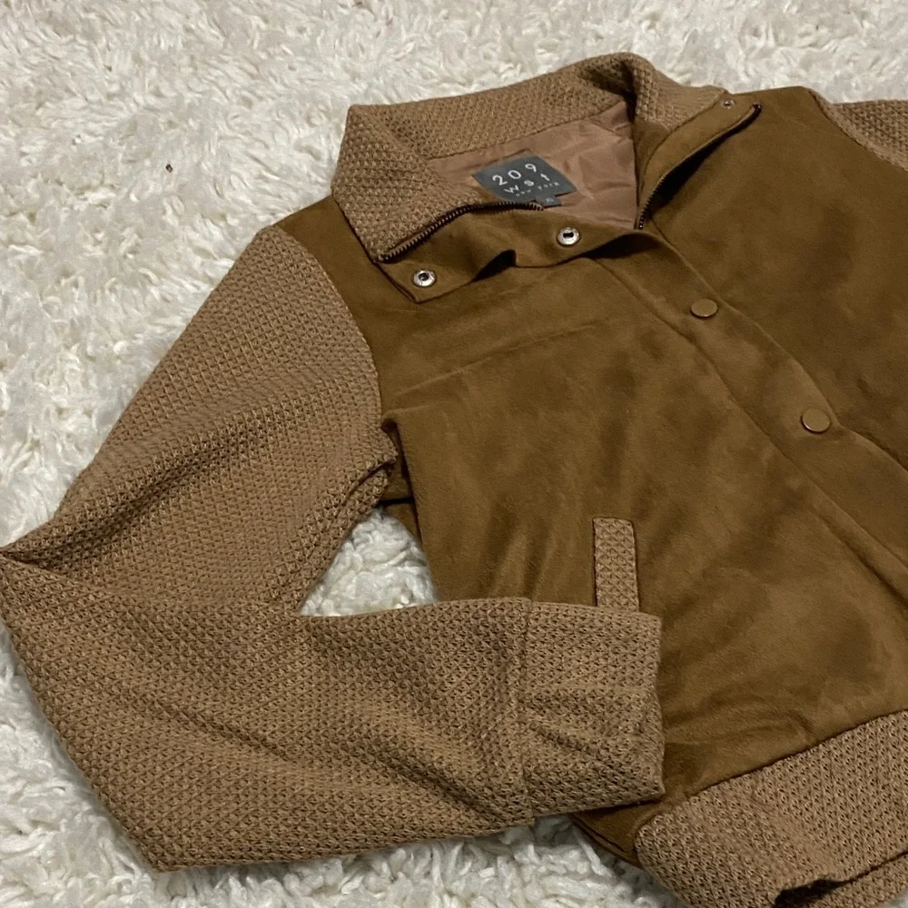 209 wst Brown Women's zipper and button up bomber jacket VGUC business casual - Picture 4 of 16